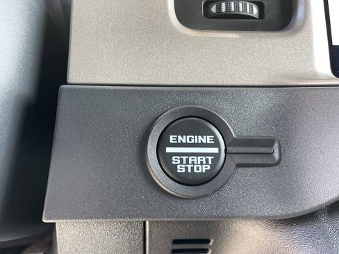 New 2025 Ford Bronco Outer Banks w/ Black Appearance Package image 33