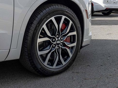 Used 2025 Cadillac XT6 Sport image 9