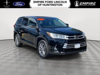 Used 2019 Toyota Highlander XLE image 1