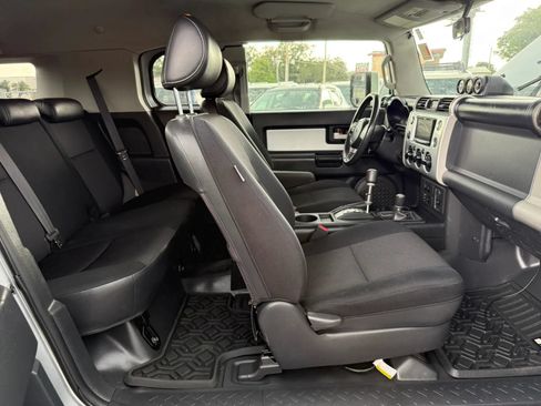 Used 2007 Toyota FJ Cruiser 4WD image 12