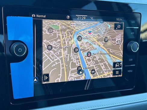 New 2026 Volkswagen Taos SEL image 18