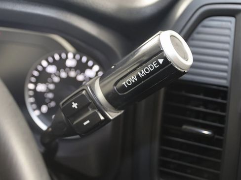 Used 2023 Nissan Titan SV w/ Accessory Utility Package image 7