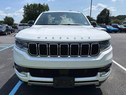Used 2024 Jeep Wagoneer L Series II RWD image 2