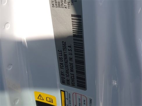 Used 2022 Jeep Wrangler Unlimited Sahara image 39