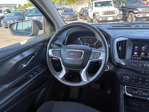Used 2024 GMC Terrain SLE FWD image 29