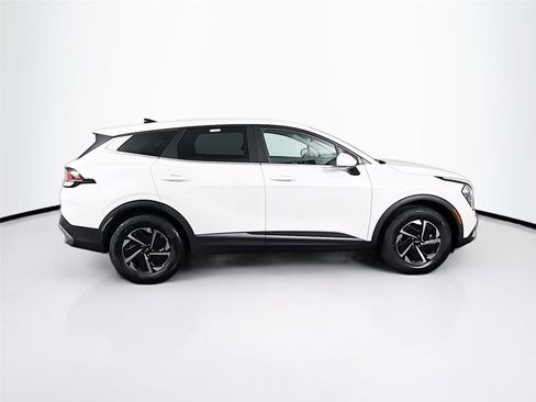 Used 2023 Kia Sportage LX AWD/4WD image 8