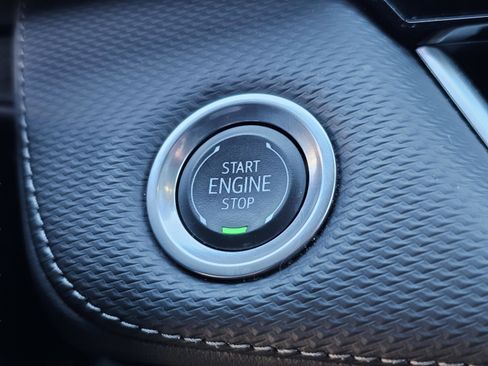 Used 2025 Chevrolet Equinox LT image 24