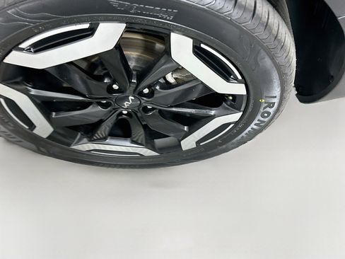 Used 2025 Kia Telluride S AWD/4WD image 11