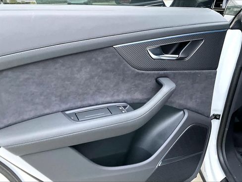 New 2025 Audi RS Q8 performance image 19