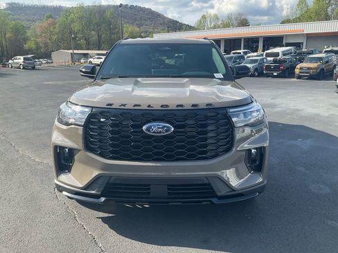 New 2026 Ford Explorer ST-Line w/ ST-Line Street Pack RWD image 2