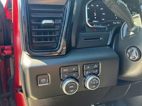 Used 2024 GMC Sierra 1500 AT4 w/ AT4 Premium Package AWD/4WD image 17