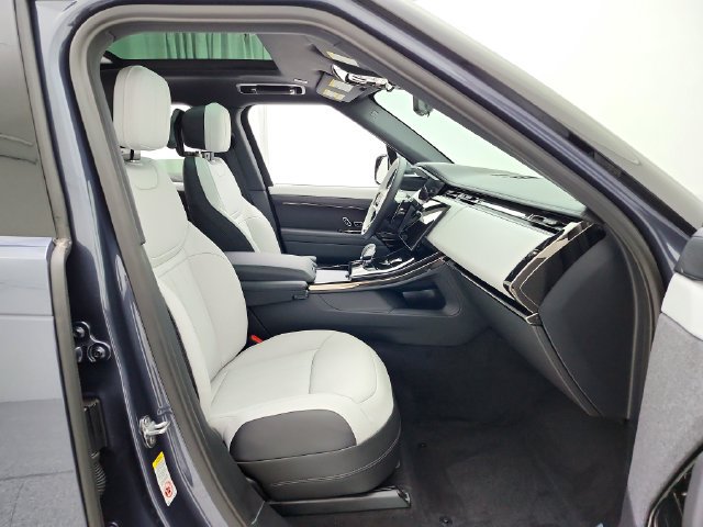 New 2026 Land Rover Range Rover Sport Dynamic SE AWD/4WD image 18