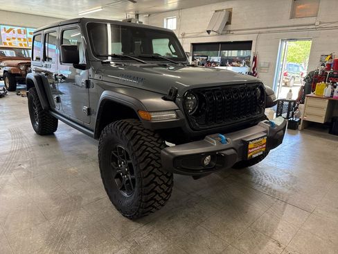 Used 2024 Jeep Wrangler Unlimited AWD/4WD image 77