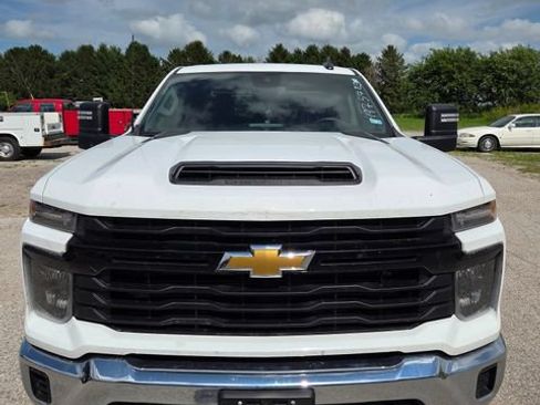 Used 2024 Chevrolet Silverado 2500 W/T w/ WT Convenience Package AWD/4WD image 3