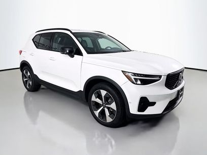 Used 2025 Volvo XC40 B5 Plus