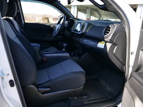 Used 2023 Toyota Tacoma TRD Off-Road image 47