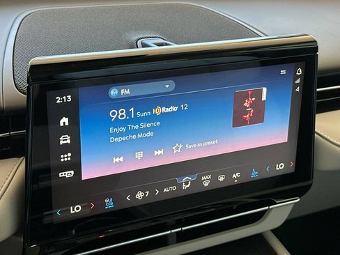 New 2026 Lincoln Nautilus Reserve AWD/4WD image 17