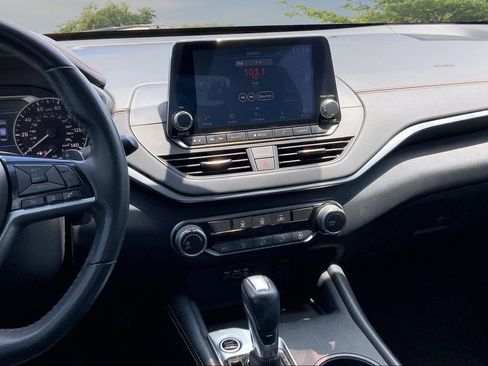 Used 2019 Nissan Altima 2.5 SR FWD image 9