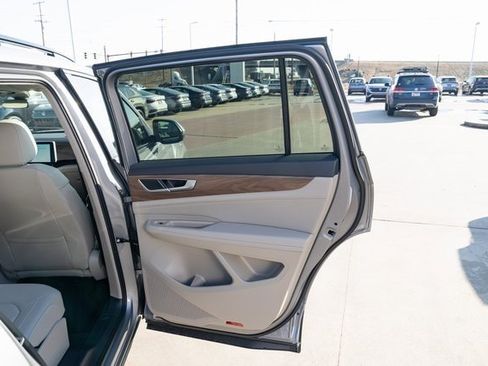 New 2026 Volkswagen Atlas SE image 13