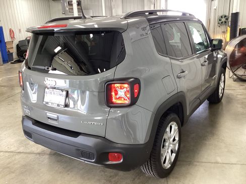 Used 2022 Jeep Renegade Limited AWD/4WD image 6