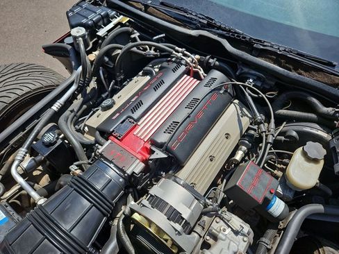 Used 1992 Chevrolet Corvette Coupe RWD image 24