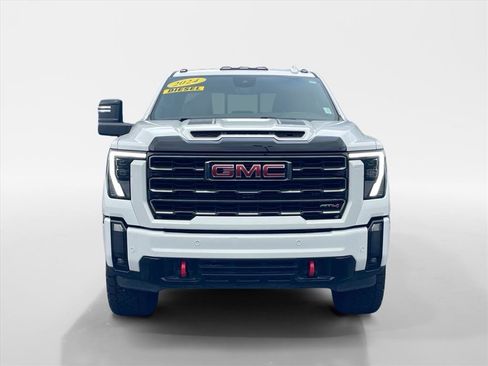 Used 2024 GMC Sierra 2500 AT4 w/ AT4 Premium Plus Package AWD/4WD image 2