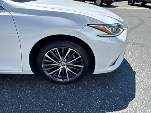 Used 2025 Lexus ES 350 w/ Premium Package FWD image 21