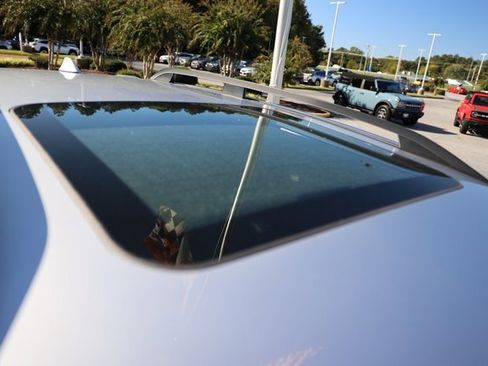 Used 2020 Subaru Forester Limited image 9