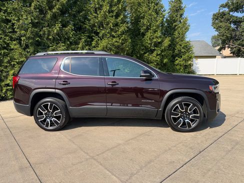 Used 2020 GMC Acadia SLT w/ Driver Alert Package II FWD image 4