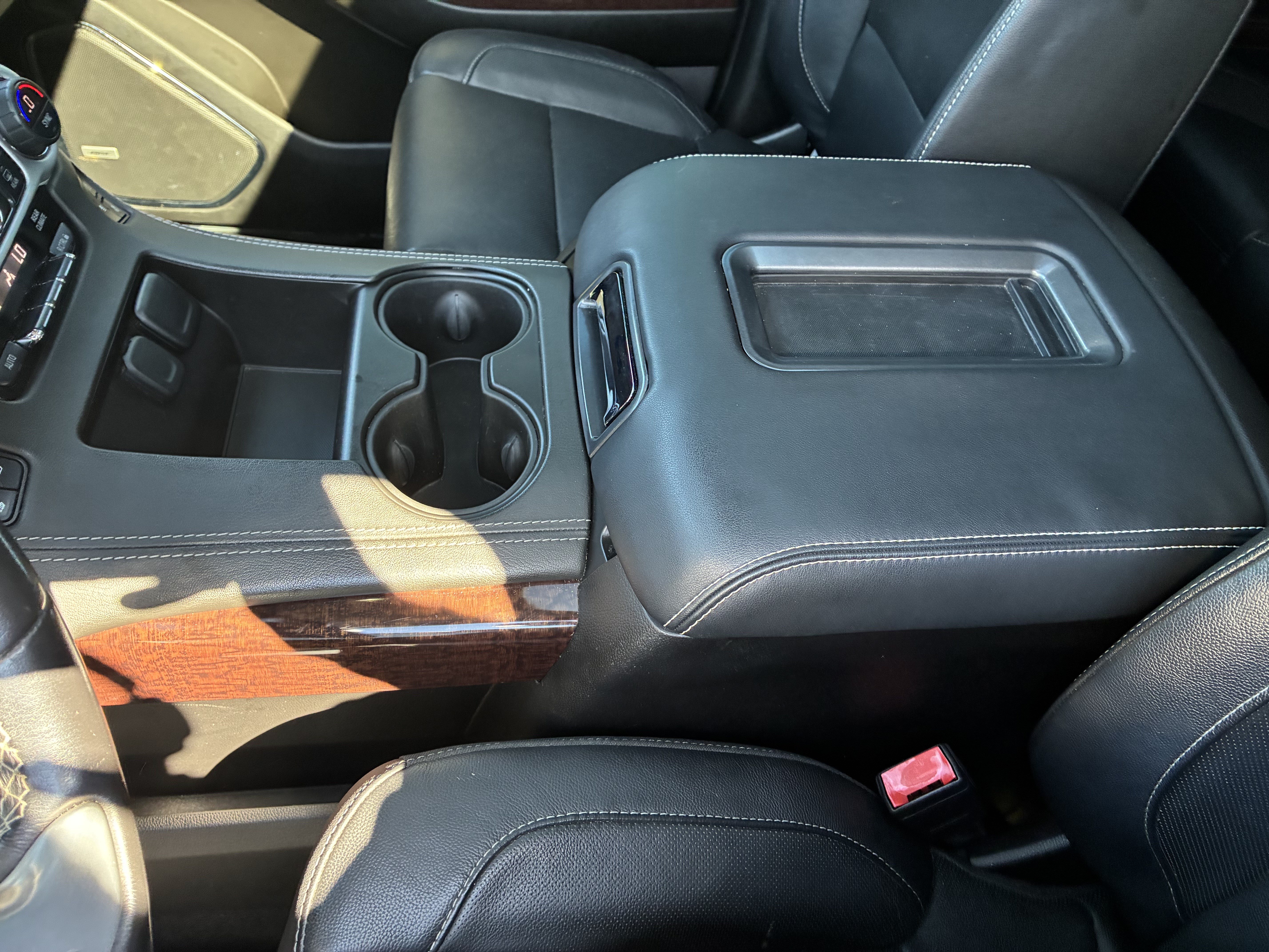 Used 2020 GMC Yukon SLT AWD/4WD image 36