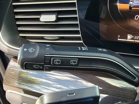 Used 2025 Mercedes-Benz GLE 450e GLE 450e image 55