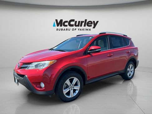 Used 2015 Toyota RAV4 XLE FWD image 2