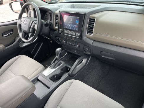 Used 2023 Nissan Frontier SV AWD/4WD image 13