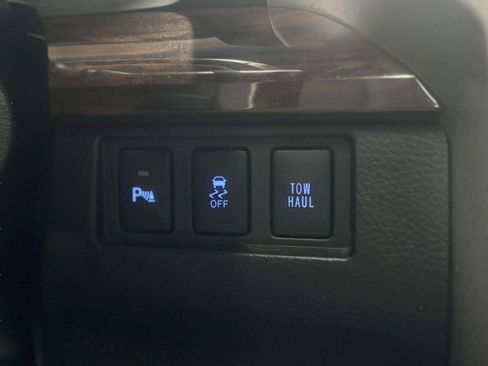 Used 2014 Toyota Tundra Limited w/ Limited Premium Package AWD/4WD image 27