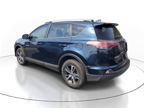 Used 2018 Toyota RAV4 XLE image 2