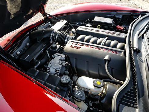 Used 2006 Chevrolet Corvette Convertible w/ Preferred Equipment Group RWD image 33