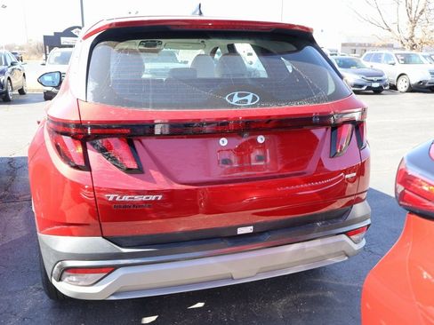 Certified 2025 Hyundai Tucson SE image 19