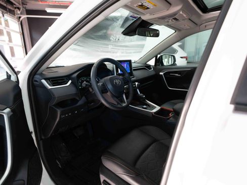 Used 2024 Toyota RAV4 Adventure w/ Convenience Package image 8