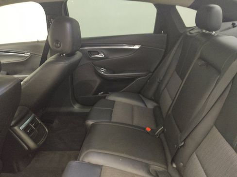 Used 2017 Chevrolet Impala LT image 18