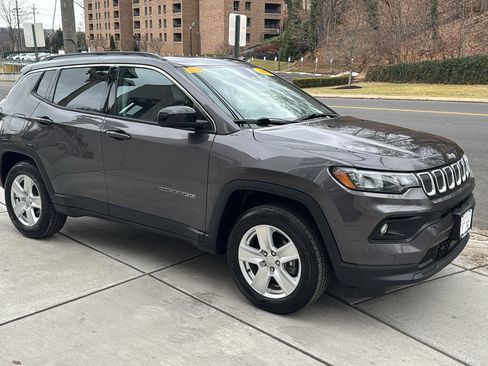 Certified 2022 Jeep Compass Latitude w/ Sun and Sound Group image 7