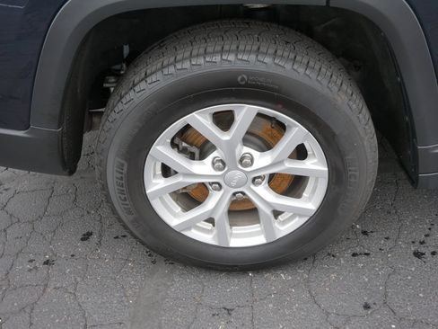 Used 2024 Jeep Grand Cherokee L Limited AWD/4WD image 11