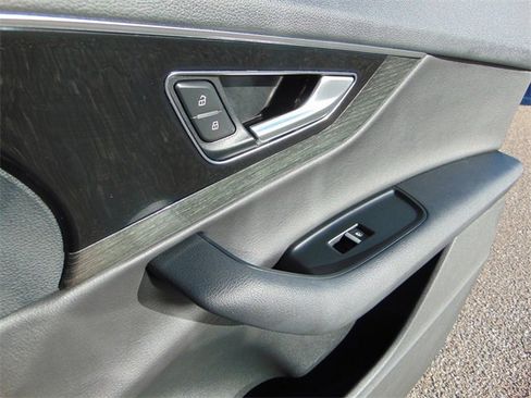 Used 2017 Audi Q7 3.0T Premium Plus image 27