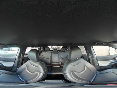 Used 2025 Jeep Compass Limited image 42