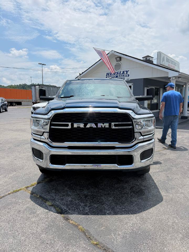 Used 2022 RAM 2500 Tradesman w/ Chrome Appearance Group RWD image 6