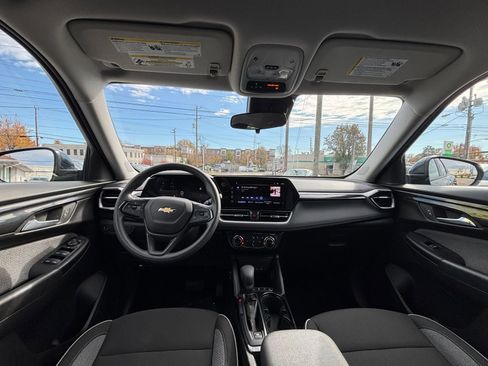 Used 2025 Chevrolet TrailBlazer LT image 31
