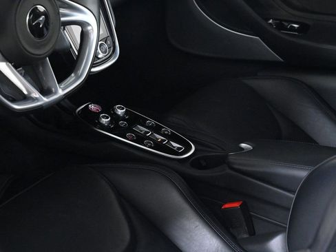 Used 2023 McLaren GT image 14