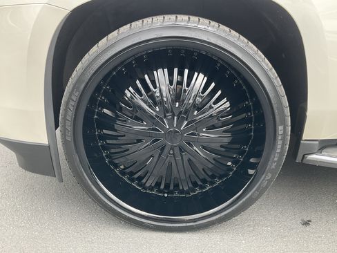 Used 2015 Cadillac Escalade Premium AWD/4WD image 10