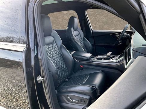 Used 2022 Audi SQ7 Premium Plus w/ SQ7 Executive Package image 7