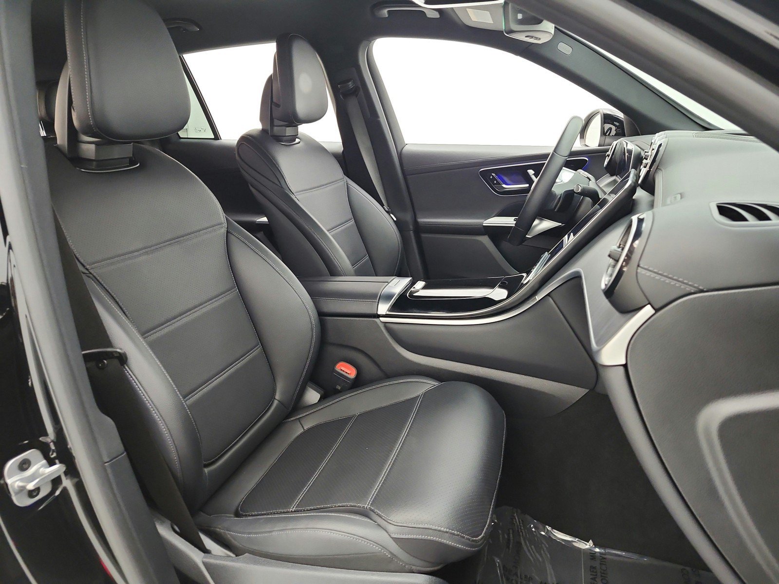 Used 2024 Mercedes-Benz GLC 300 4MATIC image 18