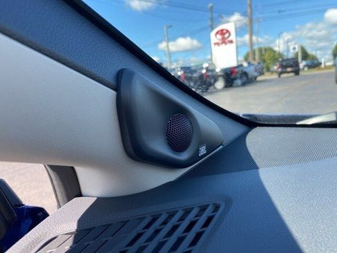 New 2025 Toyota Prius Plug-In Hybrid image 39